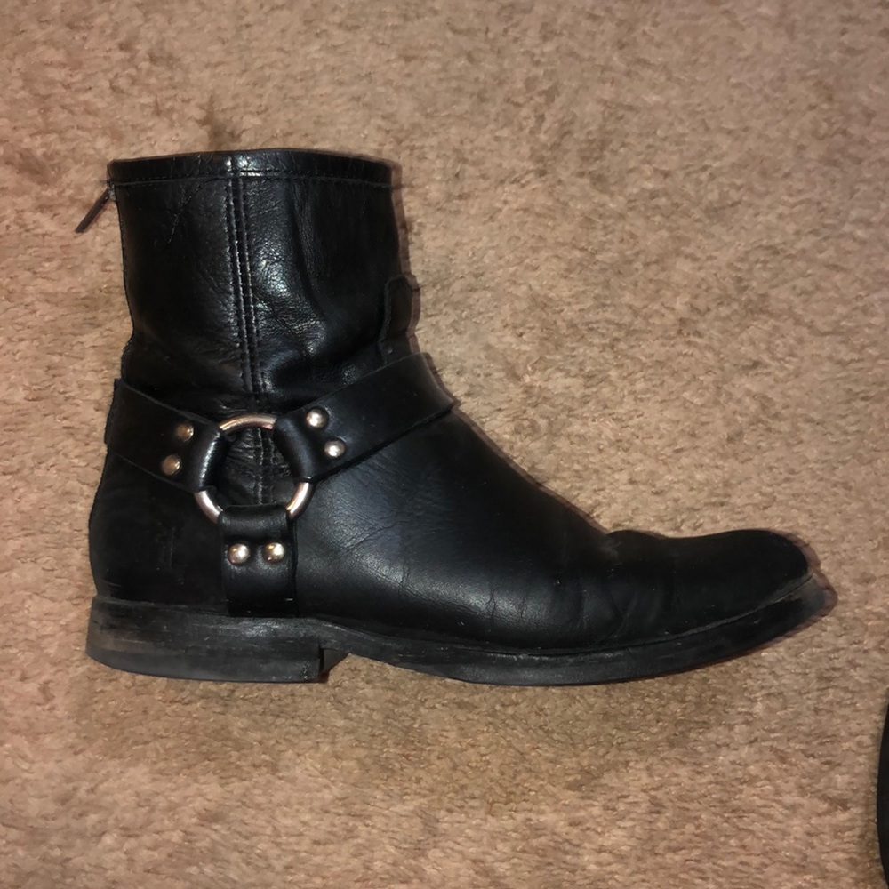 Black short FRYE boots